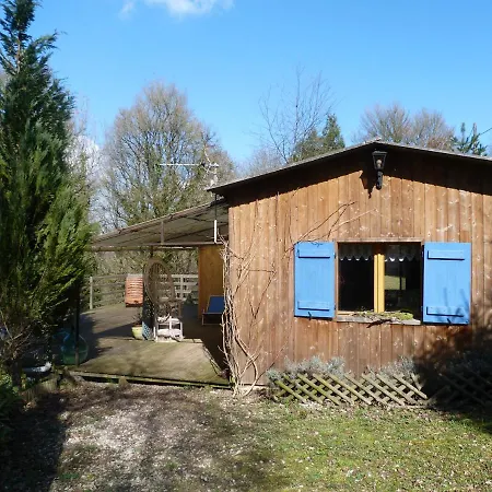 Un Balcon En Foret Traves Exterior photo